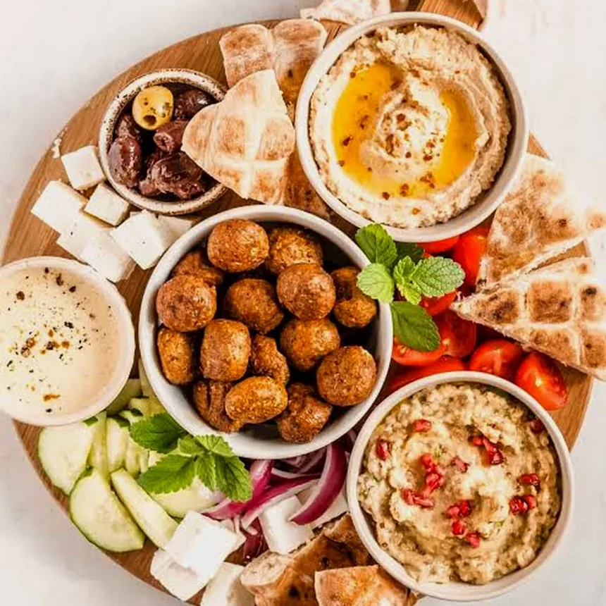 Hummus and falafel mezze — a Middle Eastern meal Ayunara can plan and scan